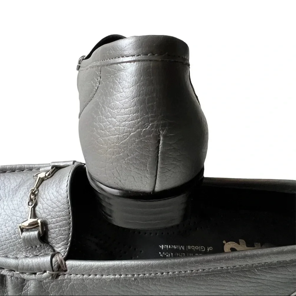 SAS metallic silver